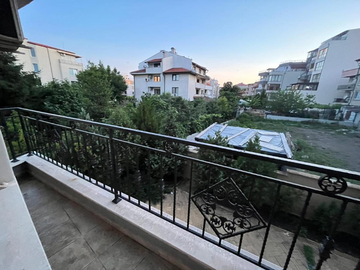 Vqra Sarafovo Lägenhet Burgas Exteriör bild